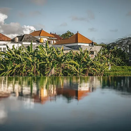Villa With Scenic Views And Infinity Pool